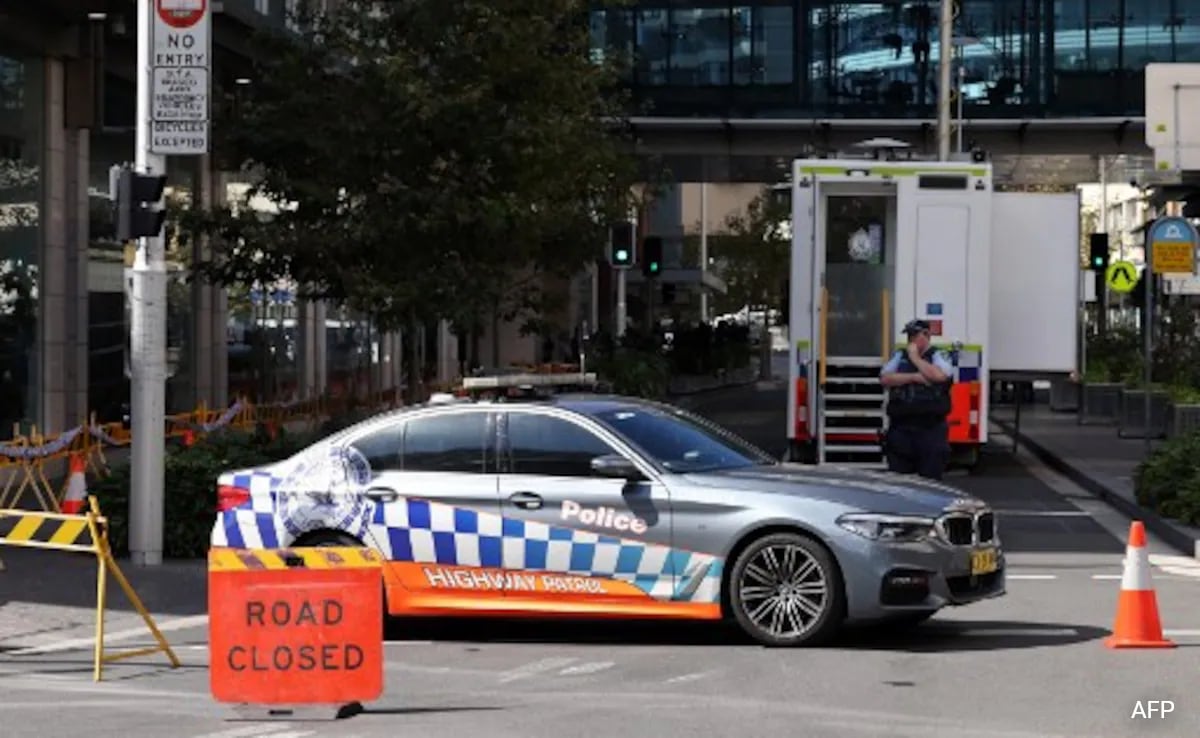 Stabbing Attack At Melbourne Shopping Centre, In Australia, Leaves 3 Injured