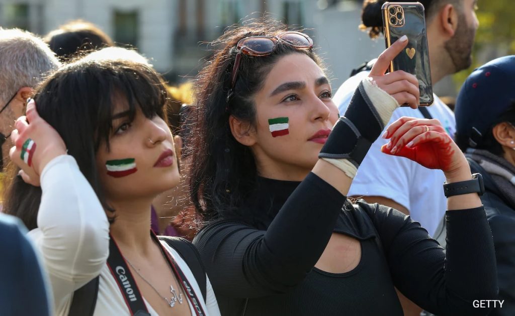 7sbppbqg iranian women protest iran hijab law in london getty 625x300 14 November 24 30oOAM