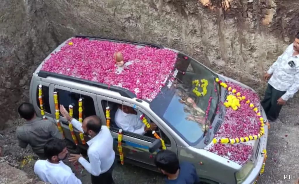 Gujarat Family Honours ‘Lucky’ Car With Burial Ceremony, 1,500 People Attend