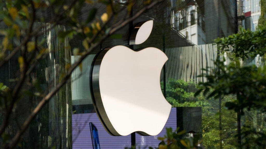 Apple, Amazon And 3 Stocks To Watch Heading Into Friday