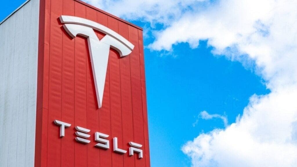 Tesla Investors Confuse ‘Valuation And Stock Price,’ Says Gary Black As Investor Sees Recovery In Stock