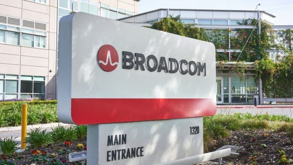 Broadcom To Rally Around 18%? Here Are 10 Top Analyst Forecasts For Monday