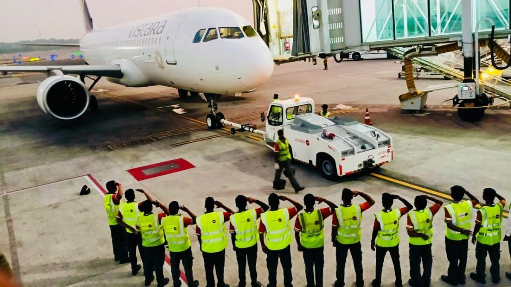 Video: Vistara Ground Staff’s Emotional Farewell To Last Flight