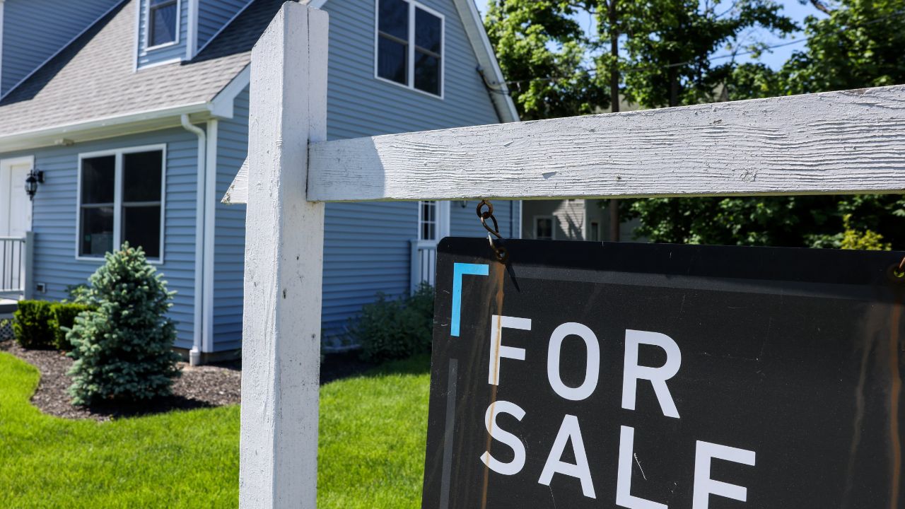 Mortgage rates fall slightly, ending 6-week climb