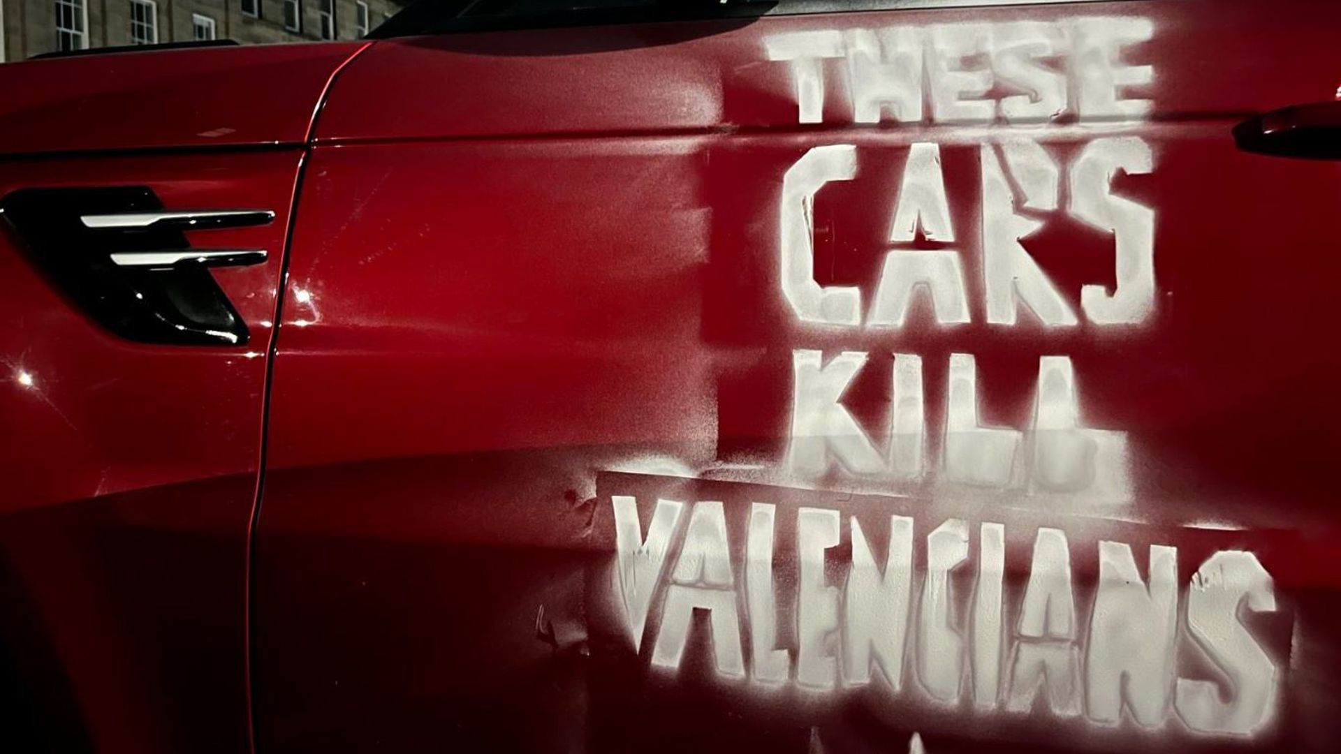 ‘These cars kill Valencians’: Tyres deflated in Edinburgh as eco campaigners target SUVs