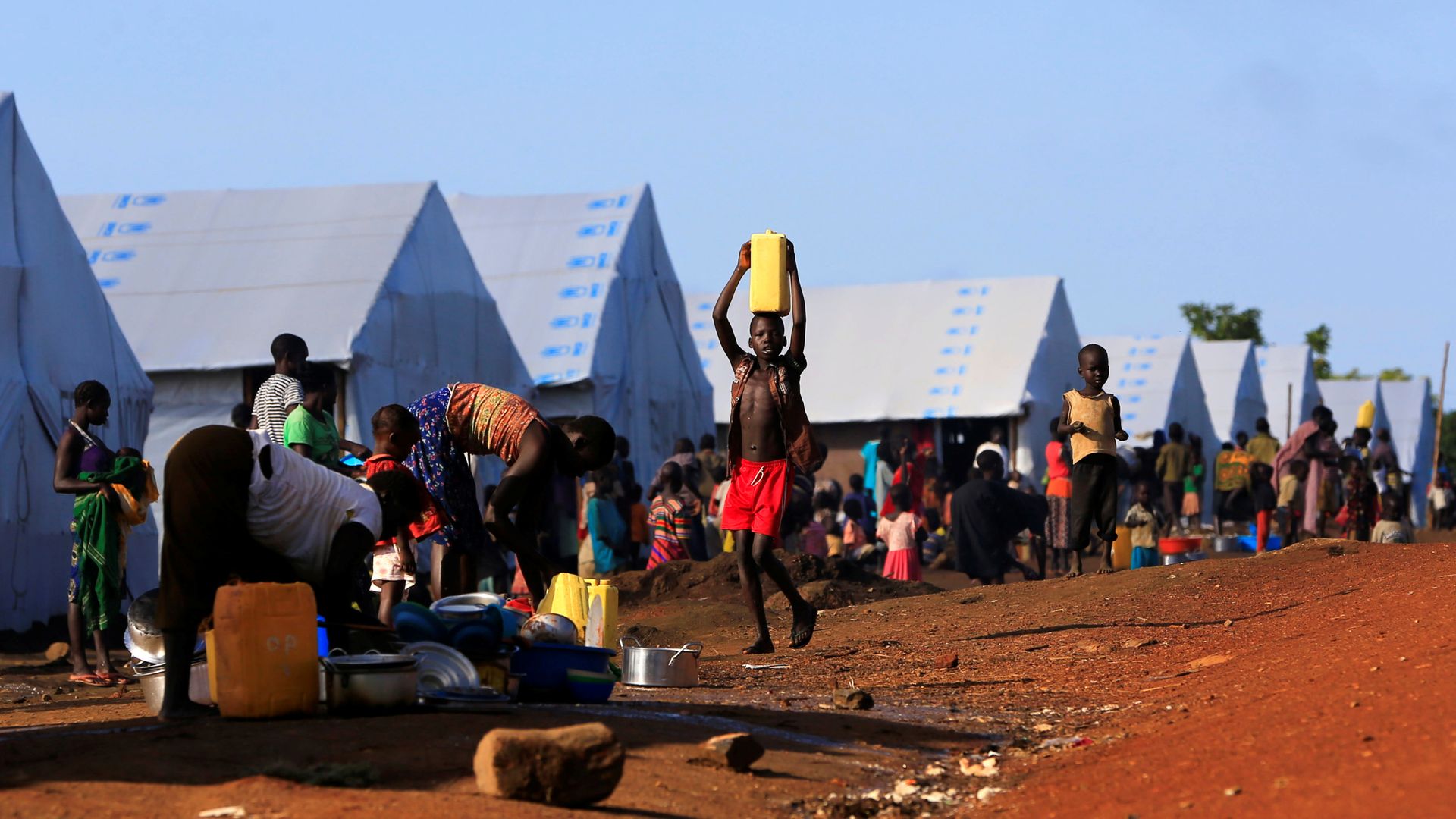 Lightning strike kills 14 in refugee camp