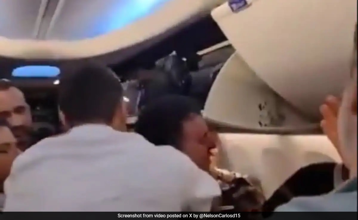 Man Beaten Up, Restrained After Trying To Open Door On Copa Airlines Flight