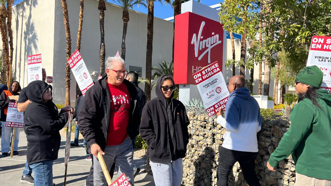 Hundreds of Culinary Union workers go on strike at hotel near Las Vegas Strip